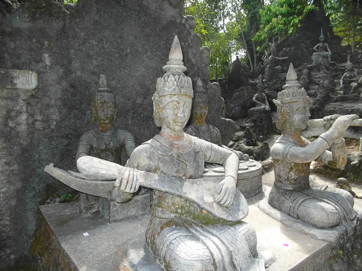 Secret Buddha Garden (Tar Nim)